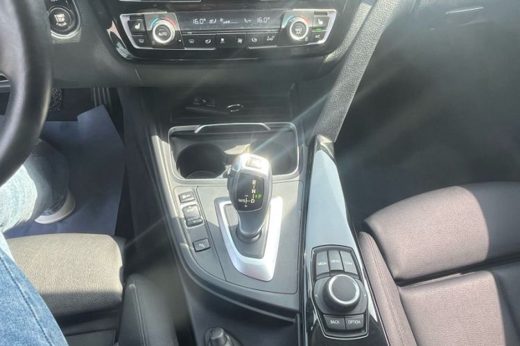 Used BMW 3 Series 2018 320Li Fashion Model Interior 2
