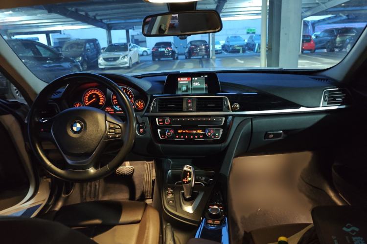Used BMW 3 Series 2018 320Li Fashion Model Interior 3