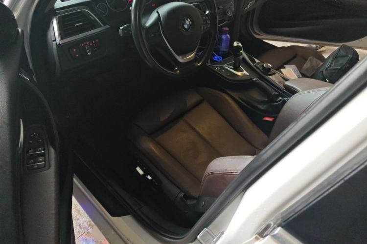 Used BMW 3 Series 2018 320Li Fashion Model Interior 3