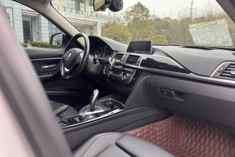 Used BMW 3 Series 2018 320Li Fashion Model Interior 3