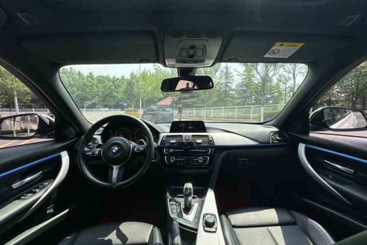 Used BMW 3 Series 2018 320i M Sport Package Interior 3