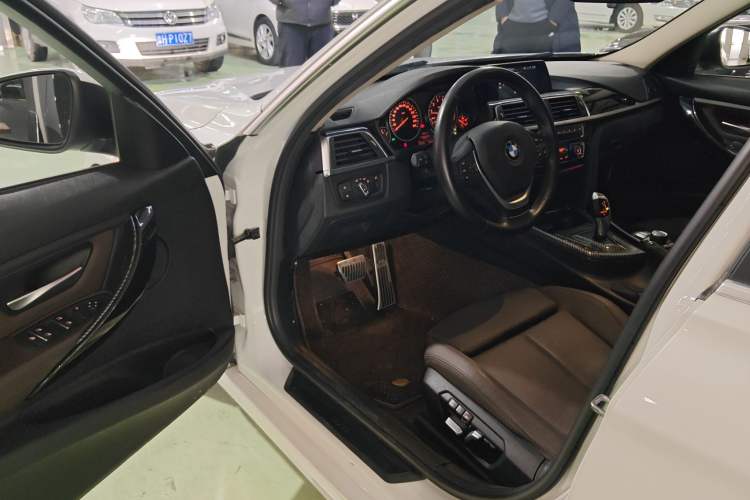 Used BMW 3 Series 2018 320Li Fashion Model Interior 3