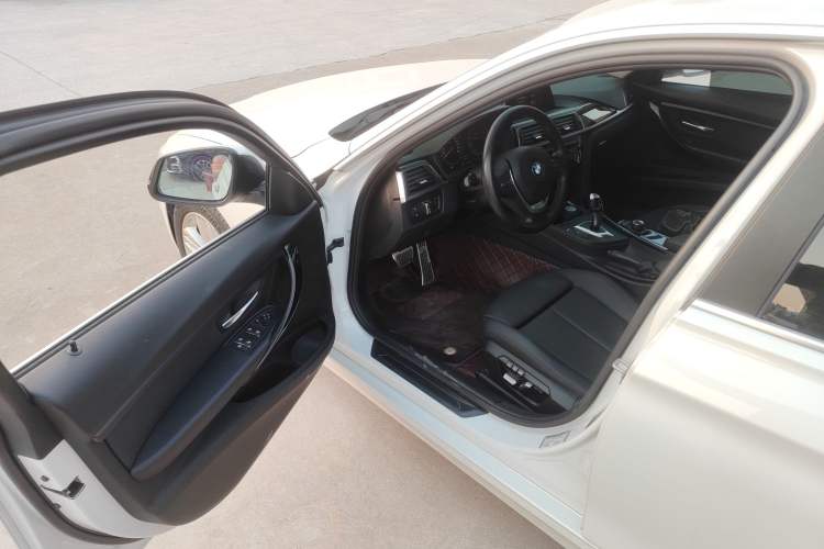 Used BMW 3 Series 2018 318Li Interior 3