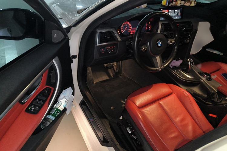 Used BMW 3 Series 2018 330i M Sport Night Edition Interior 3