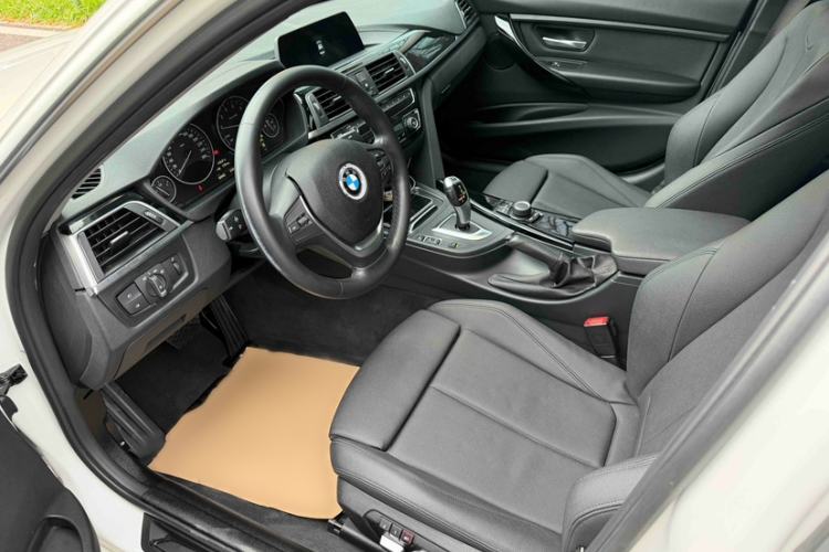 Used BMW 3 Series 2018 318Li Interior 3