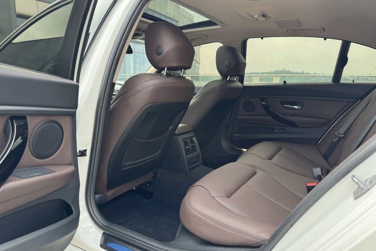 Used BMW 3 Series 2018 320Li Leading Model M Sport Package Interior 3