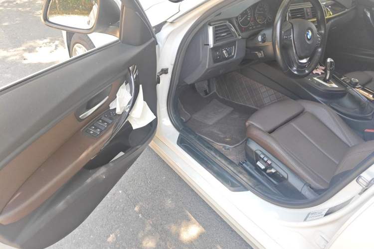 Used BMW 3 Series 2018 320Li Fashion Model Interior 3