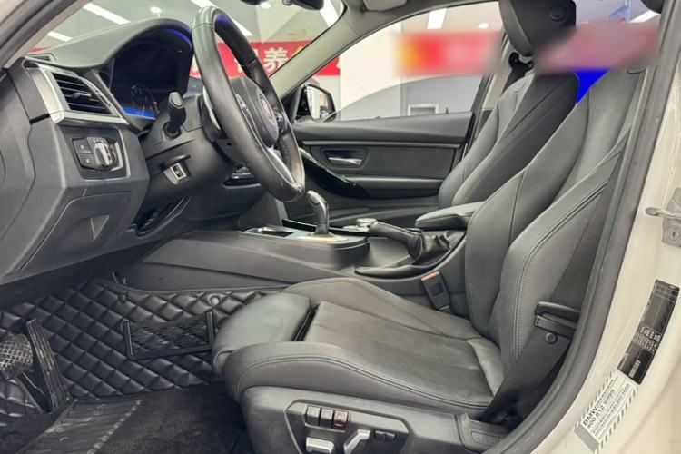 Used BMW 3 Series 2018 320Li Leading Model M Sport Package Interior 4