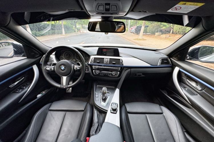 Used BMW 3 Series 2018 320i M Sport Package Interior 4