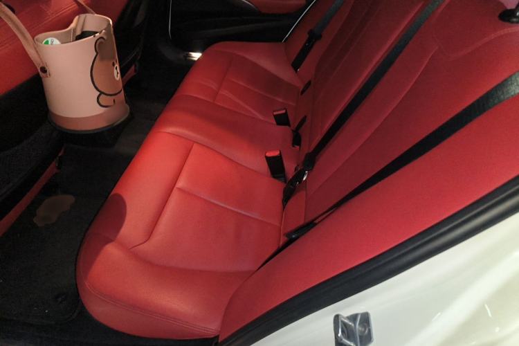 Used BMW 3 Series 2018 330i M Sport Night Edition Interior 4