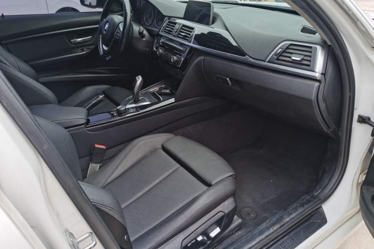 Used BMW 3 Series 2018 320Li Fashion Model Interior 5