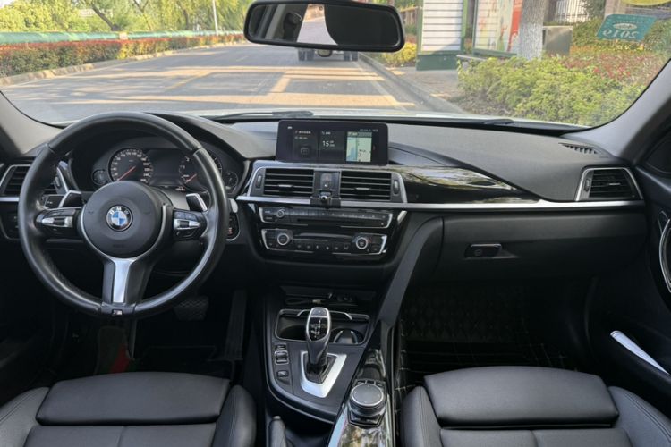 Used BMW 3 Series 2018 320Li Leading Model M Sport Package Interior 5