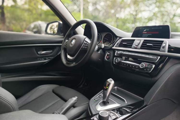 Used BMW 3 Series 2018 318Li Interior 5