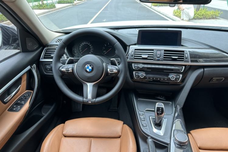 Used BMW 3 Series 2018 330Li M Sport Shadow Edition Interior 6