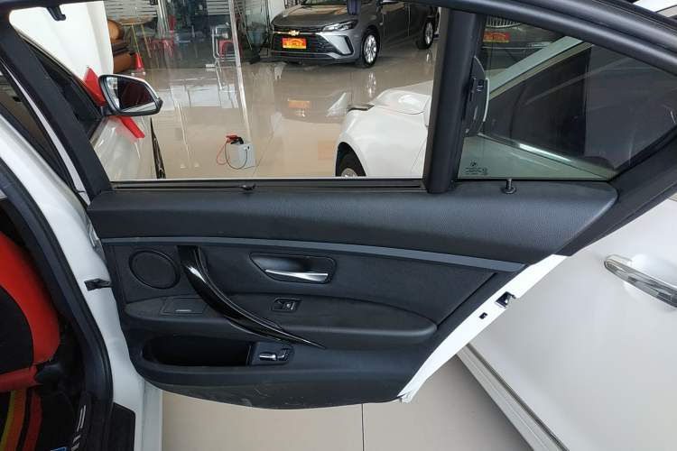 Used BMW 3 Series 2018 318Li Interior 6