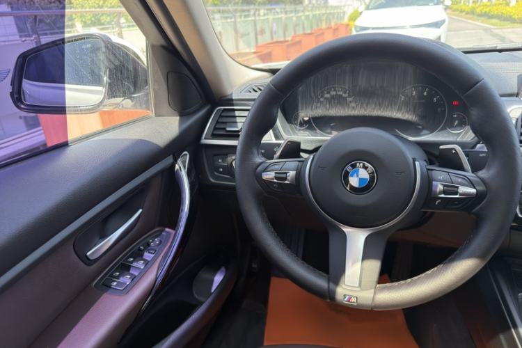 Used BMW 3 Series 2018 320Li Leading Model M Sport Package Interior 6