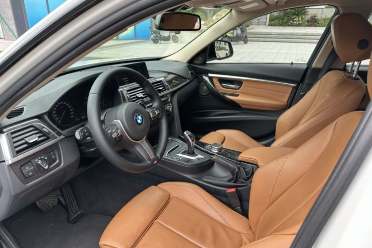 Used BMW 3 Series 2018 330Li M Sport Shadow Edition Interior 7