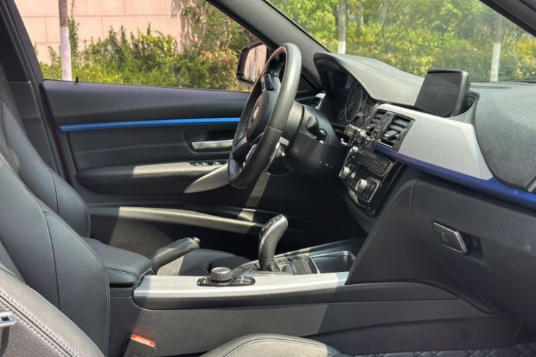 Used BMW 3 Series 2018 320i M Sport Package Interior 7