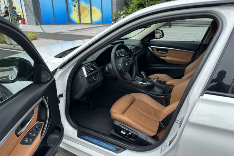 Used BMW 3 Series 2018 330Li M Sport Shadow Edition Interior 8