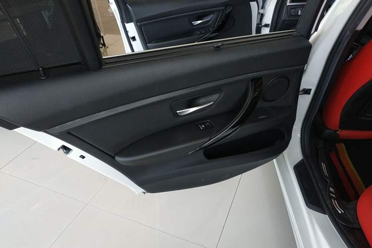 Used BMW 3 Series 2018 318Li Interior 8