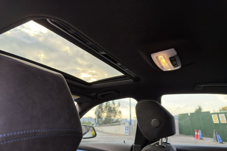 Used BMW 3 Series 2018 320i M Sport Package Interior 8
