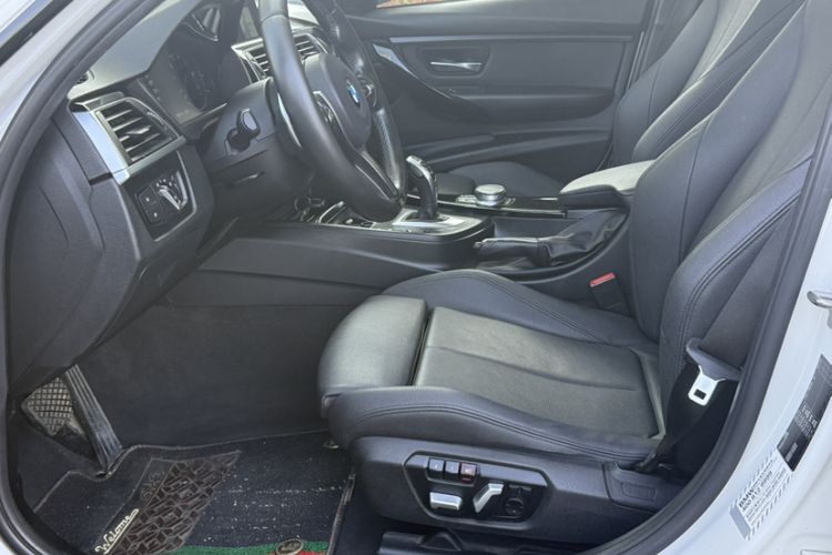 Used BMW 3 Series 2018 320Li Leading Model M Sport Package Interior 8