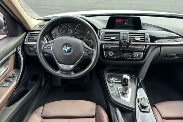 Used BMW 3 Series 2018 320Li Fashion Model Interior 9