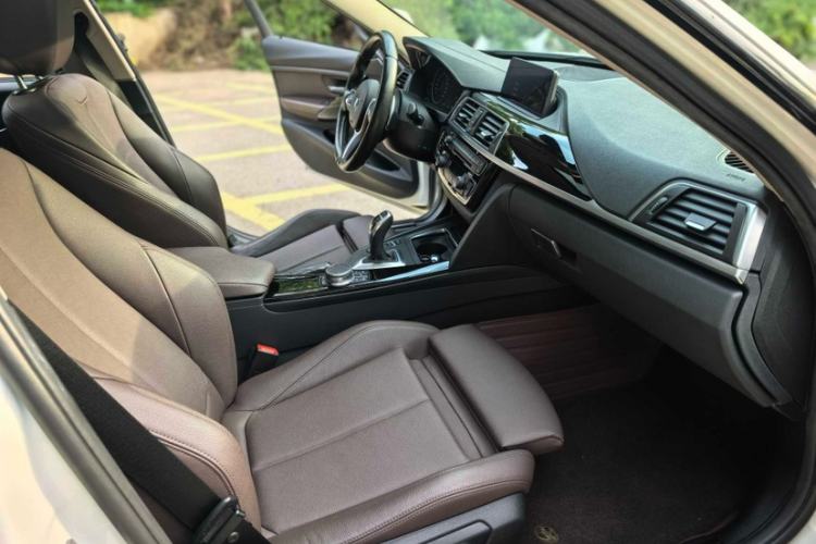 Used BMW 3 Series 2018 320Li Leading Model M Sport Package Interior 9