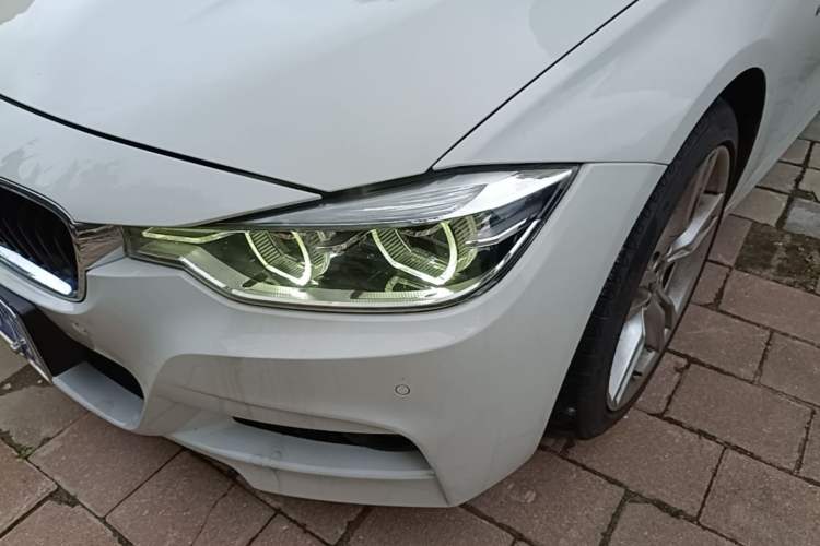 Used BMW 3 Series 2018 320i M Sport Package Left Front Headlight