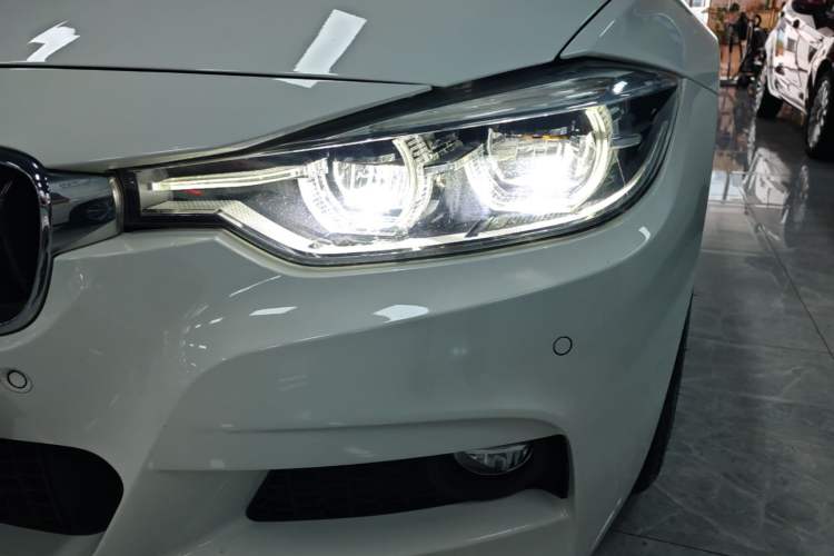 Used BMW 3 Series 2018 320i M Sport Package Left Front Headlight