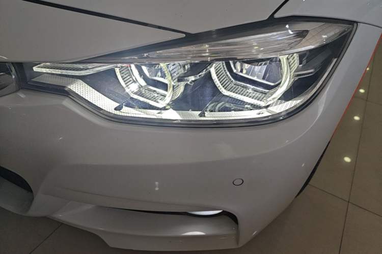 Used BMW 3 Series 2018 320i M Sport Package Left Front Headlight