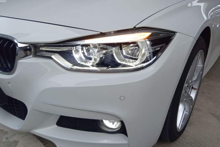 Used BMW 3 Series 2018 320i M Sport Package Left Front Headlight