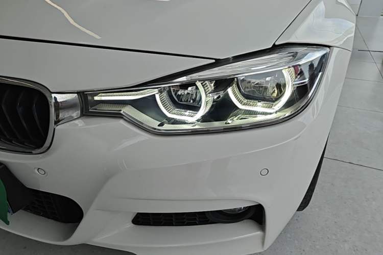Used BMW 3 Series 2018 320i M Sport Package Left Front Headlight