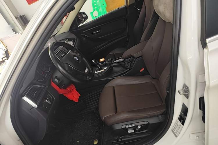 Used BMW 3 Series 2018 320Li Fashion Model Left Front Seat