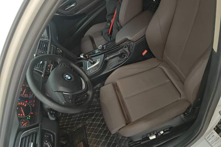 Used BMW 3 Series 2018 320Li Fashion Model Left Front Seat