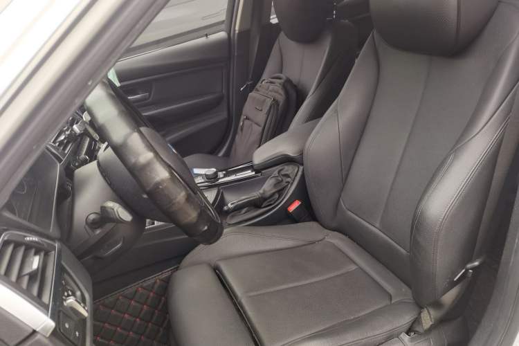 Used BMW 3 Series 2018 320Li Fashion Model Left Front Seat