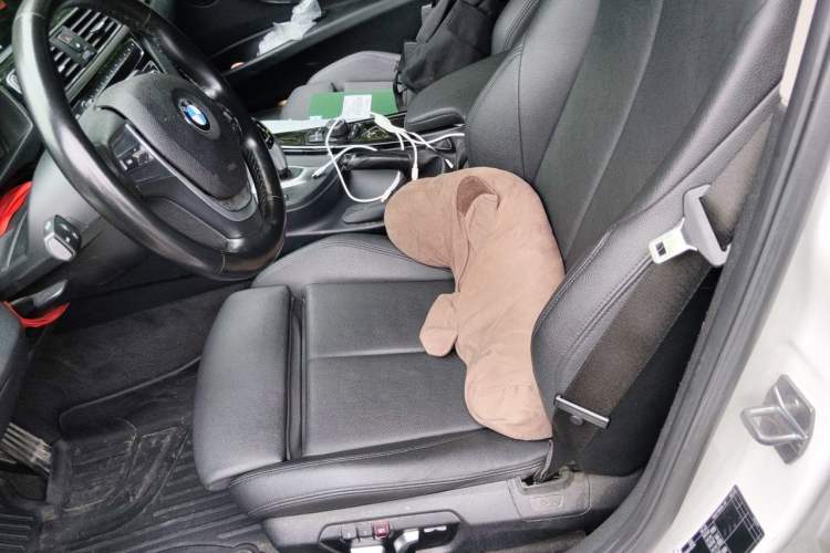Used BMW 3 Series 2018 320Li Fashion Model Left Front Seat