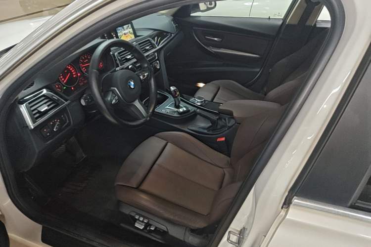Used BMW 3 Series 2018 320Li Fashion Model Left Front Seat
