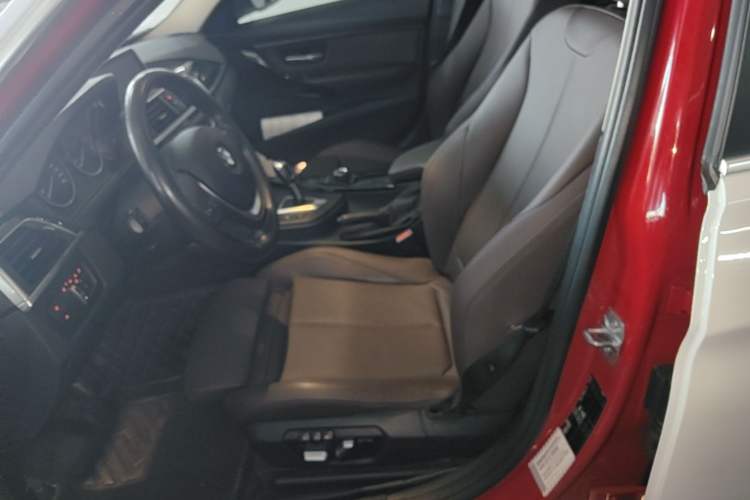 Used BMW 3 Series 2018 318Li Left Front Seat