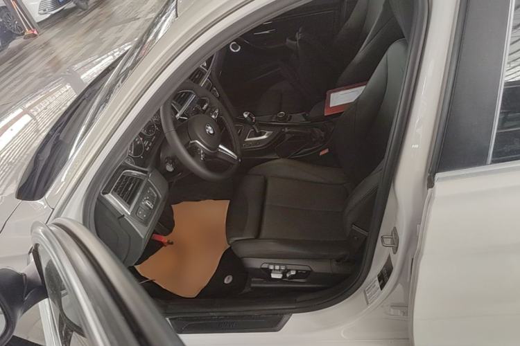 Used BMW 3 Series 2018 320Li Fashion Model Left Front Seat