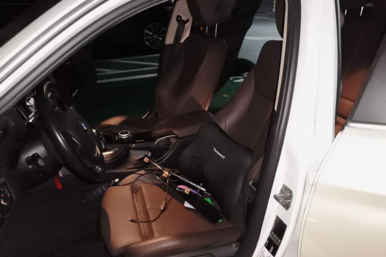 Used BMW 3 Series 2018 320Li Fashion Model Left Front Seat
