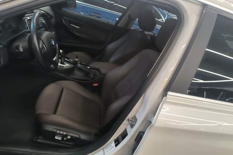Used BMW 3 Series 2018 320Li Fashion Model Left Front Seat