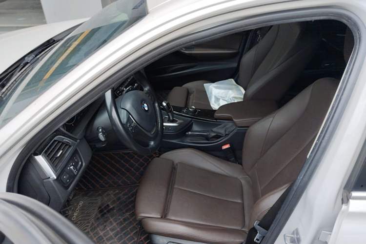 Used BMW 3 Series 2018 320Li Fashion Model Left Front Seat