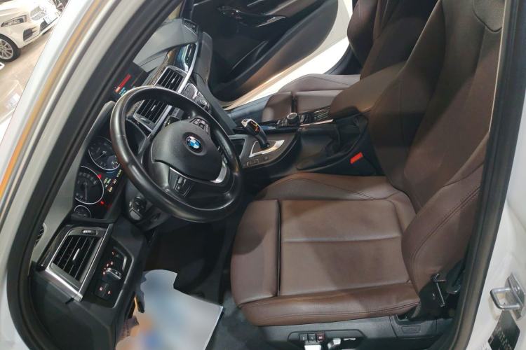 Used BMW 3 Series 2018 320Li Fashion Model Left Front Seat