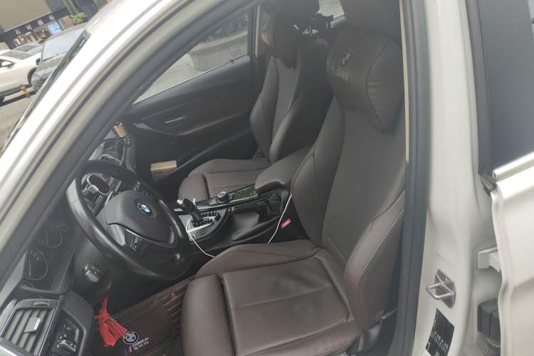 Used BMW 3 Series 2018 320Li Fashion Model Left Front Seat