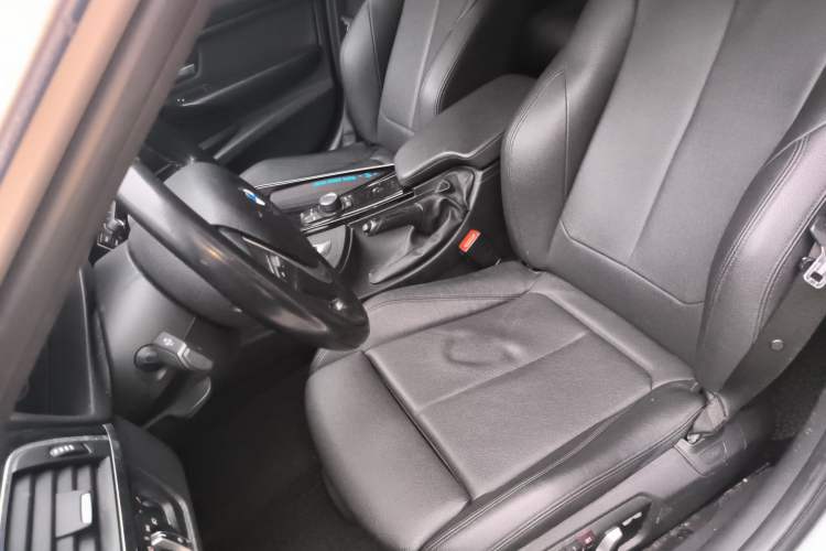Used BMW 3 Series 2018 318Li Left Front Seat
