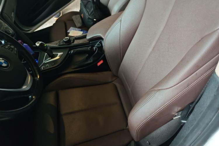 Used BMW 3 Series 2018 320Li Fashion Model Left Front Seat