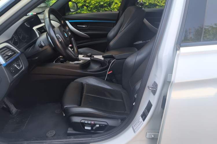 Used BMW 3 Series 2018 320i M Sport Package Left Front Seat
