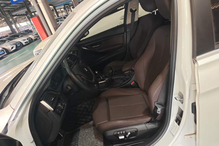 Used BMW 3 Series 2018 320Li Fashion Model Left Front Seat