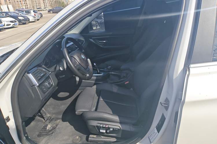 Used BMW 3 Series 2018 318Li Left Front Seat